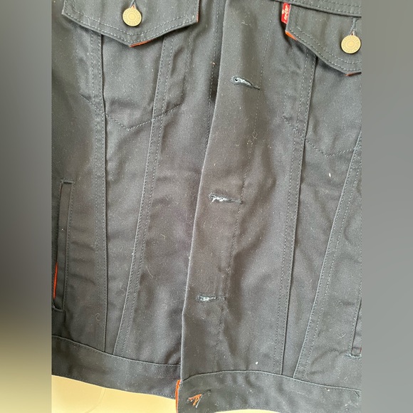 Men’s Levi’s Chicago Bears Jean Jacket - Picture 2 of 8